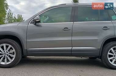 Позашляховик / Кросовер Volkswagen Tiguan 2013 в 