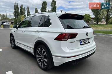 Позашляховик / Кросовер Volkswagen Tiguan 2017 в 