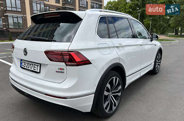 Позашляховик / Кросовер Volkswagen Tiguan 2017 в 