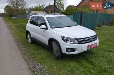 Внедорожник / Кроссовер Volkswagen Tiguan 2016 в Хмельницком