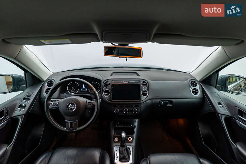 Позашляховик / Кросовер Volkswagen Tiguan 2016 в Києві