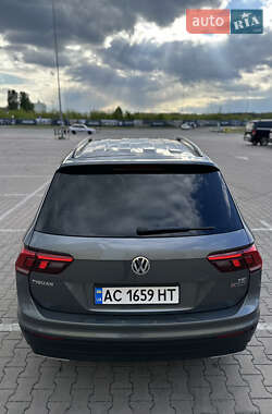 Позашляховик / Кросовер Volkswagen Tiguan 2018 в 
