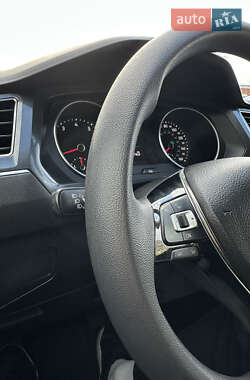 Позашляховик / Кросовер Volkswagen Tiguan 2018 в 