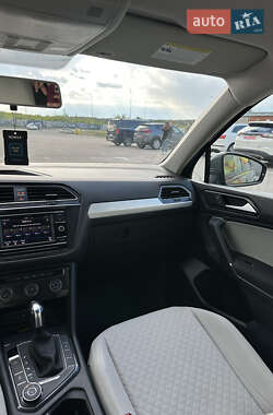 Позашляховик / Кросовер Volkswagen Tiguan 2018 в 