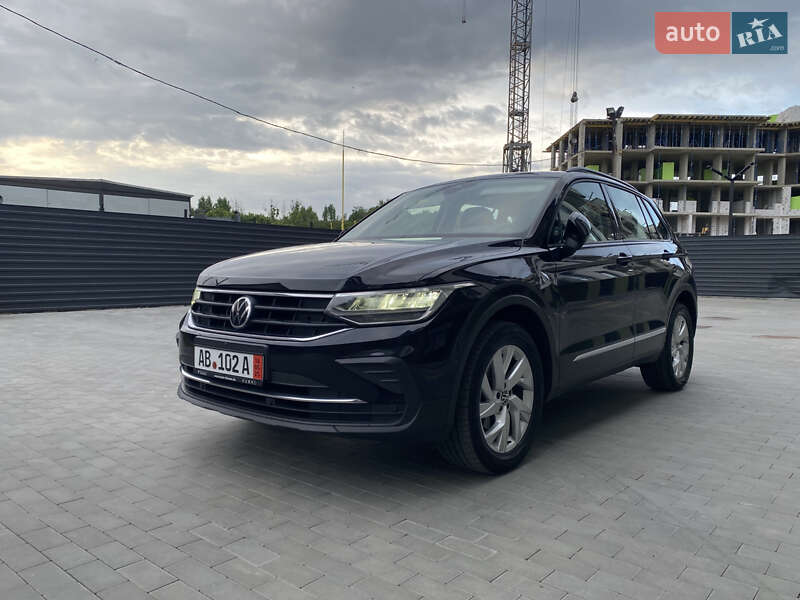 Позашляховик / Кросовер Volkswagen Tiguan 2021 в 