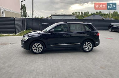 Позашляховик / Кросовер Volkswagen Tiguan 2021 в 