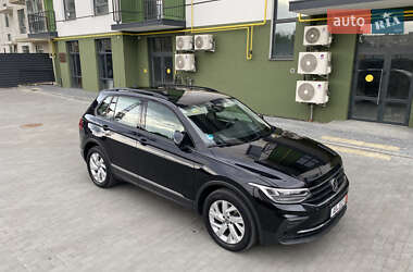 Позашляховик / Кросовер Volkswagen Tiguan 2021 в 