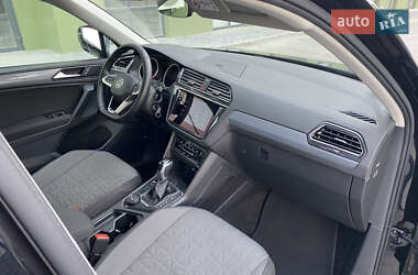 Позашляховик / Кросовер Volkswagen Tiguan 2021 в 