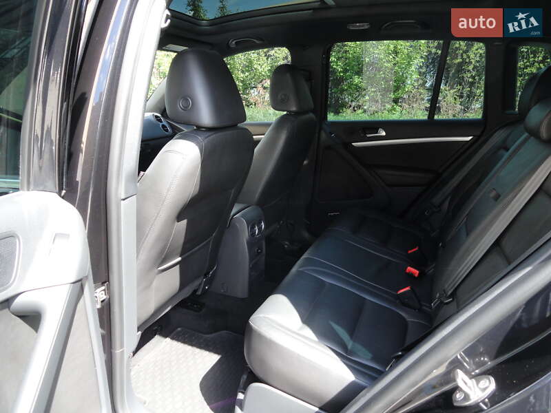 Внедорожник / Кроссовер Volkswagen Tiguan 2015 в Луцке