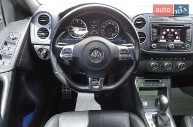 Внедорожник / Кроссовер Volkswagen Tiguan 2015 в 