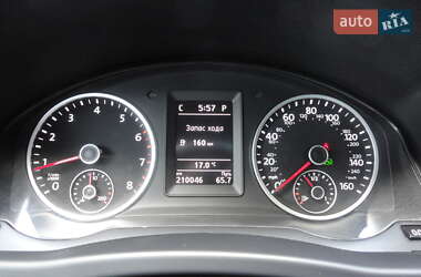 Внедорожник / Кроссовер Volkswagen Tiguan 2015 в 