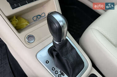 Позашляховик / Кросовер Volkswagen Tiguan 2014 в 