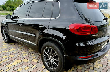 Позашляховик / Кросовер Volkswagen Tiguan 2014 в 