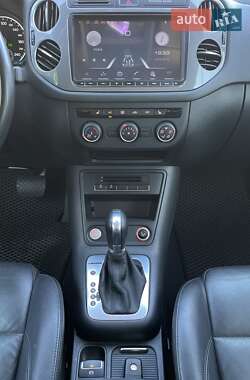 Позашляховик / Кросовер Volkswagen Tiguan 2015 в 