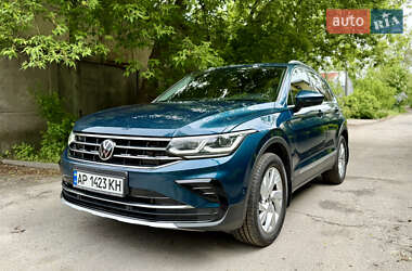 Внедорожник / Кроссовер Volkswagen Tiguan 2021 в 