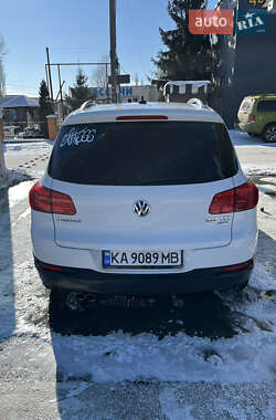 Позашляховик / Кросовер Volkswagen Tiguan 2012 в 