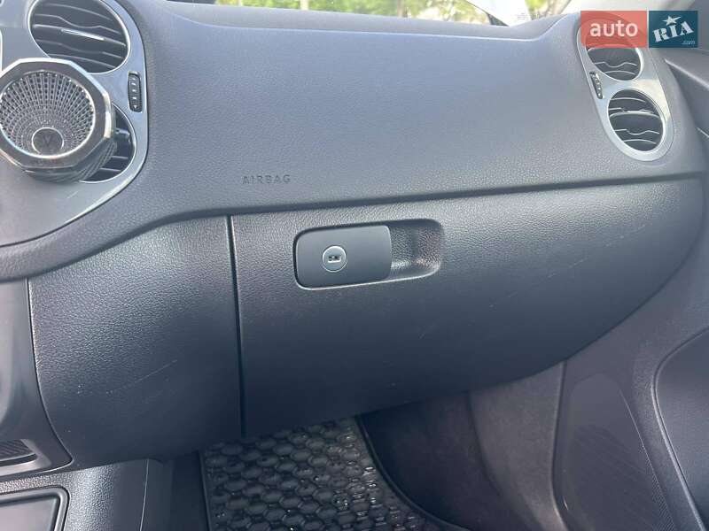 Внедорожник / Кроссовер Volkswagen Tiguan 2014 в Днепре