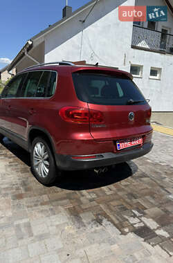 Внедорожник / Кроссовер Volkswagen Tiguan 2014 в 