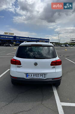Внедорожник / Кроссовер Volkswagen Tiguan 2016 в 