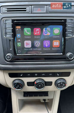 Внедорожник / Кроссовер Volkswagen Tiguan 2016 в 