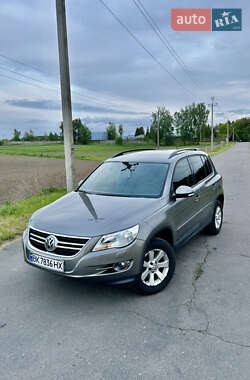 Позашляховик / Кросовер Volkswagen Tiguan 2008 в Рівному