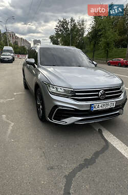 Внедорожник / Кроссовер Volkswagen Tiguan 2022 в Киеве