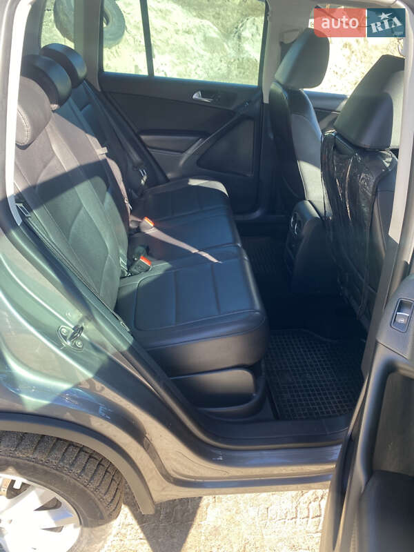 Позашляховик / Кросовер Volkswagen Tiguan 2010 в Ярмолинцях