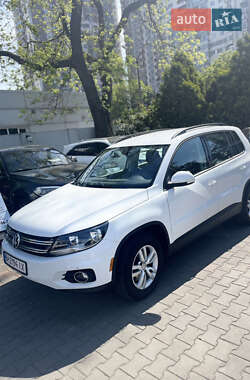 Позашляховик / Кросовер Volkswagen Tiguan 2016 в Одесі