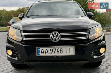 Позашляховик / Кросовер Volkswagen Tiguan 2012 в 