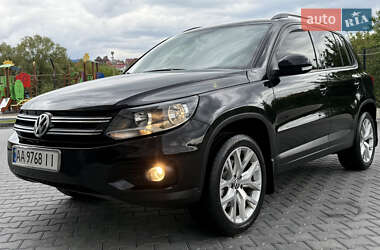 Позашляховик / Кросовер Volkswagen Tiguan 2012 в 
