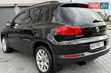 Позашляховик / Кросовер Volkswagen Tiguan 2012 в 