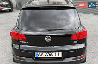 Позашляховик / Кросовер Volkswagen Tiguan 2012 в 