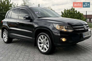 Позашляховик / Кросовер Volkswagen Tiguan 2012 в 