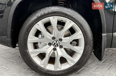 Позашляховик / Кросовер Volkswagen Tiguan 2012 в 