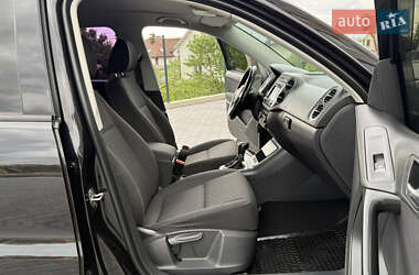 Позашляховик / Кросовер Volkswagen Tiguan 2012 в 