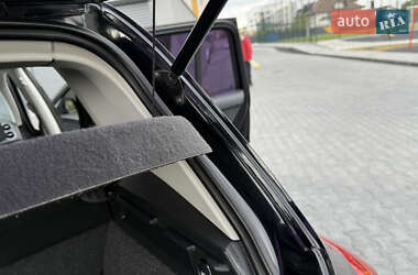 Позашляховик / Кросовер Volkswagen Tiguan 2012 в 