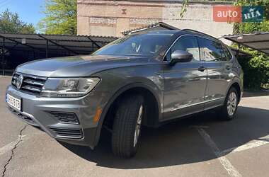 Позашляховик / Кросовер Volkswagen Tiguan 2017 в Одесі