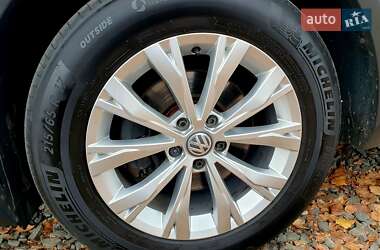 Внедорожник / Кроссовер Volkswagen Tiguan 2019 в 