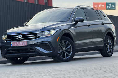 Позашляховик / Кросовер Volkswagen Tiguan 2022 в 
