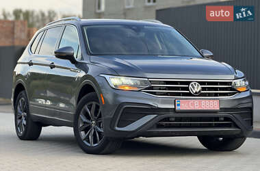 Позашляховик / Кросовер Volkswagen Tiguan 2022 в 