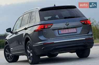 Позашляховик / Кросовер Volkswagen Tiguan 2022 в 