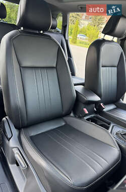 Позашляховик / Кросовер Volkswagen Tiguan 2022 в 