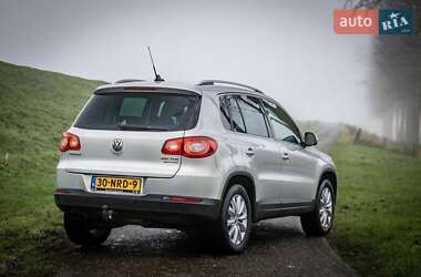 Позашляховик / Кросовер Volkswagen Tiguan 2010 в 