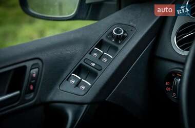 Позашляховик / Кросовер Volkswagen Tiguan 2010 в 