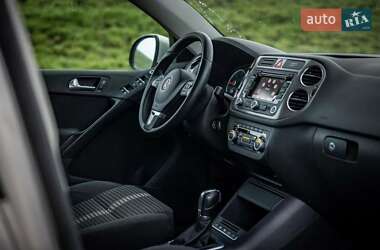 Позашляховик / Кросовер Volkswagen Tiguan 2010 в 