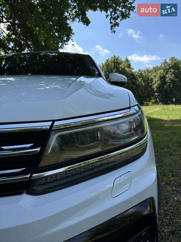 Внедорожник / Кроссовер Volkswagen Tiguan 2018 в Лохвице