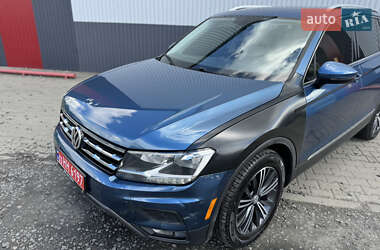Внедорожник / Кроссовер Volkswagen Tiguan 2018 в 