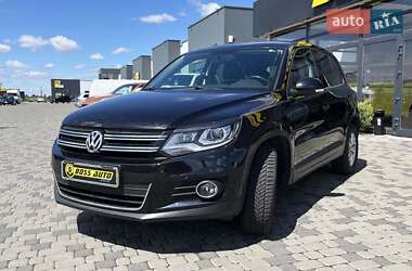 Позашляховик / Кросовер Volkswagen Tiguan 2013 в 