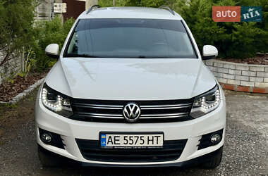 Позашляховик / Кросовер Volkswagen Tiguan 2013 в 