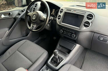 Позашляховик / Кросовер Volkswagen Tiguan 2013 в 